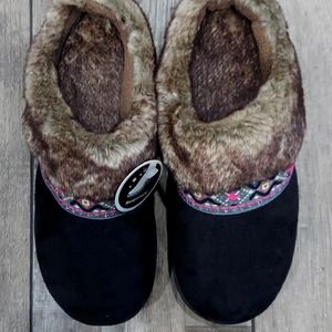 Isotoner slippers ResponsiV / nwt 6.5-7